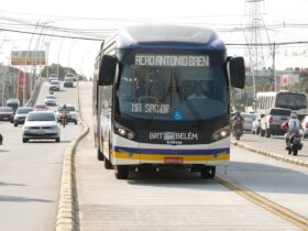 Ônibus trafegando no BRT Belém.