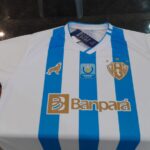 Suposta nova camisa do Paysandu gera polêmica entre torcedores.