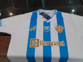 Suposta nova camisa do Paysandu gera polêmica entre torcedores.
