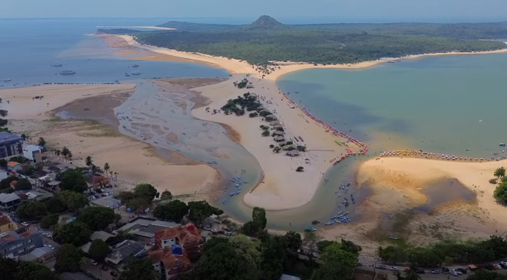 registro fotográfico feito por drone da seca em Alter do Chão em outubro de 2023