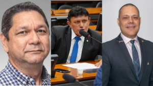 Três políticos homens de roupas formais