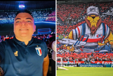 Grande mosaico da torcida do Fortaleza, com as cores vermelho, branco e azul