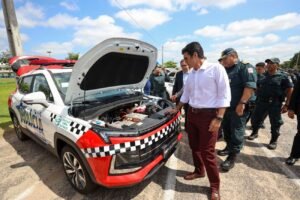Helder entrega viaturas elétricas para a PM-PA