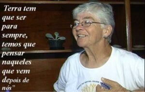 Irmã Dorothy Stang de blusa branca
