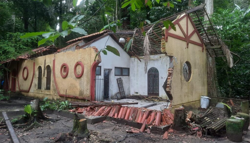Casa abandonada no Bosque