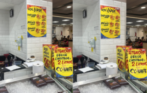 Placa de açaí no supermercado