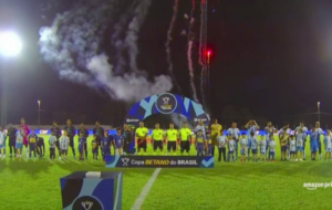 os dois times em campo