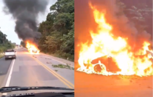 Carro totalmente destruído com incêndio em uma pista