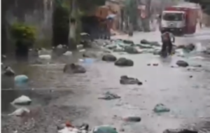 Lixo nas ruas do bairro Sideral