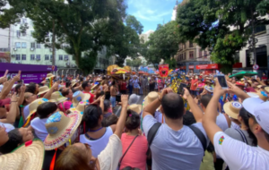 pessoas na avenida presidente vargas