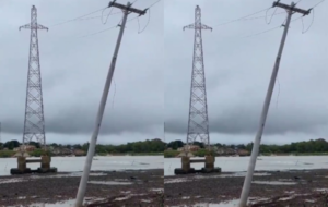 poste inclinado