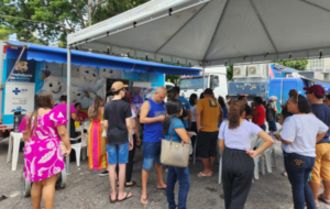 pessoas na praça da república