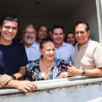 Família Barbalho posa para foto com o prefeito Edmilson Rodrigues (PSOL), quem ajudou a eleger prefeito em 2020 e agora o abandonou.