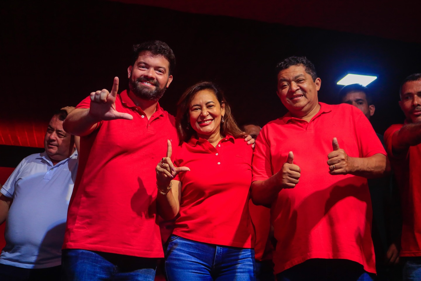 Miro Sanova, Dilvanda Faro e Beto Faro durante o lançamento da pré-candidatura em Ananindeua.