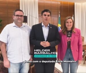 Ao lado do deputado estadual Érick Monteiro (PSDB) e da vice-governadora Hana Ghassan, o governador Helder Barbalho (MDB).
