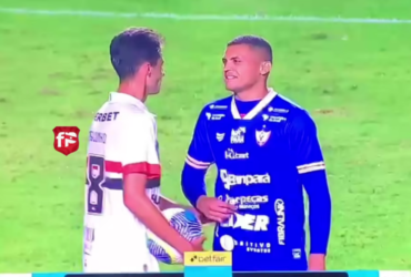 Jogadores Rodriguinho e David Cruz