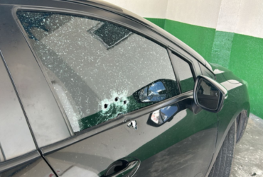 Marcas de bala no veículo