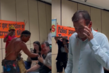 Indígenas fazendo protestos em Santarém