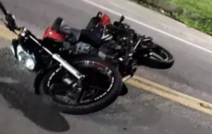 Motocicleta caída