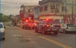 Mandados de prisão sendo cumpridos