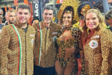 Família barbalho durante desfile da escola de samba.
