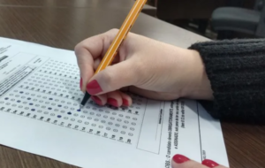 Concurseiro fazendo prova