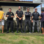 Policiais efetuando prisão em São João da Ponta