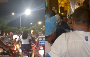 Torcedores do Paysandu recebendo o time em Belém.