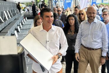 Governador do Pará Helder Barbalho (MDB) junto de sua equipe.