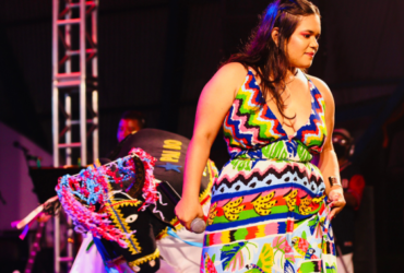 Cantora durante o Festival da Canção de Ourém.