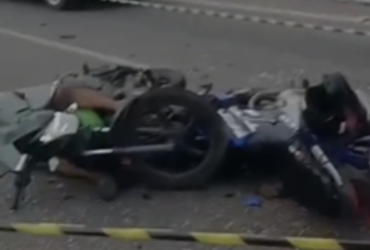 Moto destruída após acidente