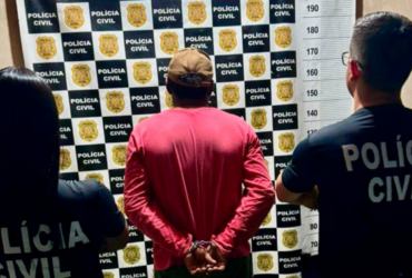 Homem sendo preso em Itaituba
