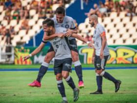 Raimar comemorando go contra o Sampaio Corrêa.