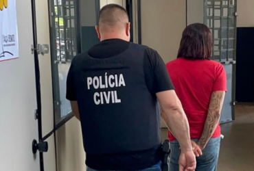 Suspeita sendo presa