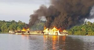 Registro do incêndio no rio Paraná, em Bagre, Marajó.