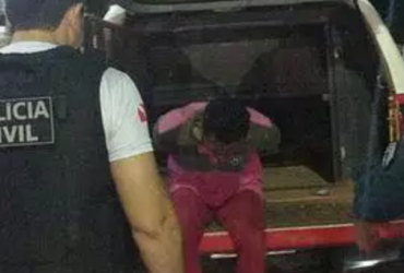 Companheiro do professor sendo preso