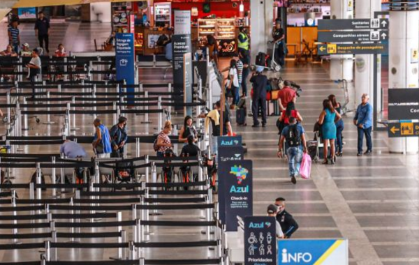 Imagem interna do Aeroporto Internacional de Belém