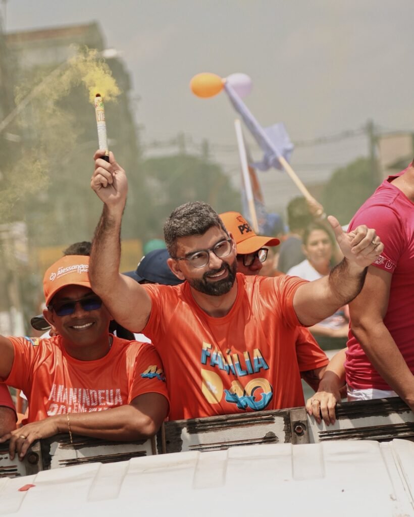 Dr Daniel Santos em uma carreata de campanha eleitoral realizada em Ananindeua