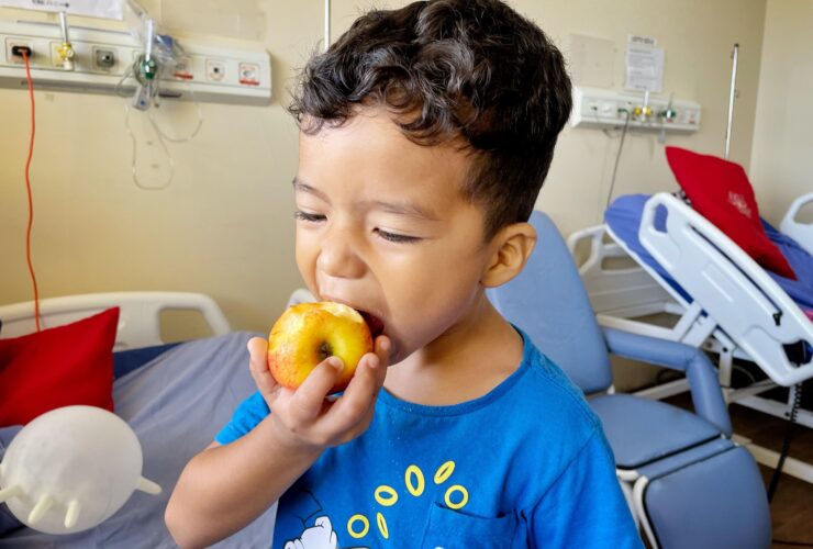 Yan Vinicius é fã de frutas e bebe água constantemente