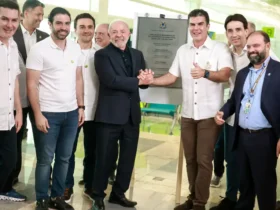 Lula ao lado de Helder Barbalho, Jader FIlho, Igor Normando, Celso Sabino e outros.