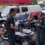 Policiais junto com proprietários da motocicleta furtada