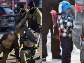 Duas imagens mostram diferentes ações do ICE; a primeira mostra agentes apompando a arma para a cabeça de um civil e a segunda mostra os agented detendo uma criança de 6 anos como "isca" para atrair os pais imigrantes