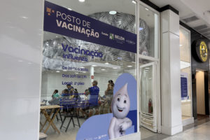 Fachada de posto de vacinação