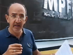 Na imagem aparece Arnaldo Jordy em frente ao prédio do MPF