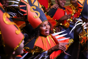 Menina fantasiada para o carnaval