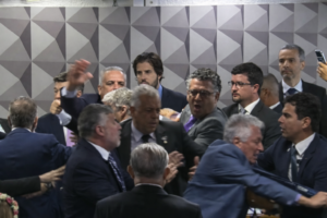 Tumulto na cpmi do INSS