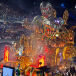 Desfile da Acadêmicos de Niterói em homenagem a Lula.