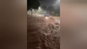 Mais de 2 mil moradores foram atingidos por alagamentos em Santarém.