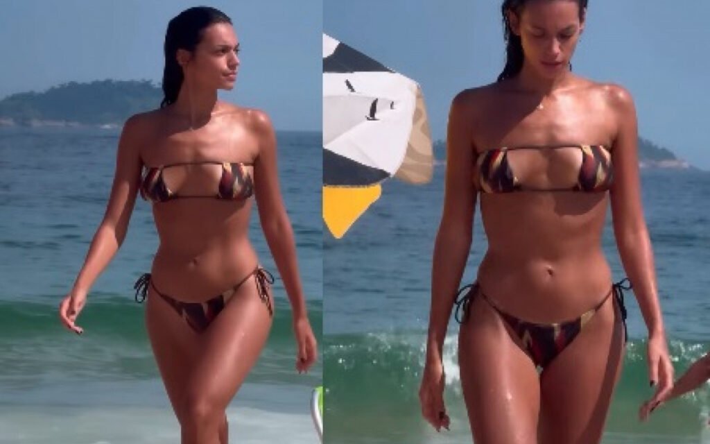Alane Dias curtindo a praia no Rio de Janeiro