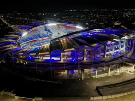 Mangueirão ganha iluminação azul em homenagem a policiais mortos em serviço